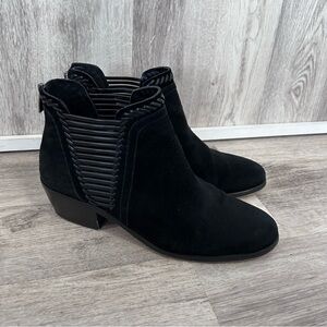 Vince Camuto Pippsy Suede Leather Ankle Booties  Women's 8 Black Cutout Career